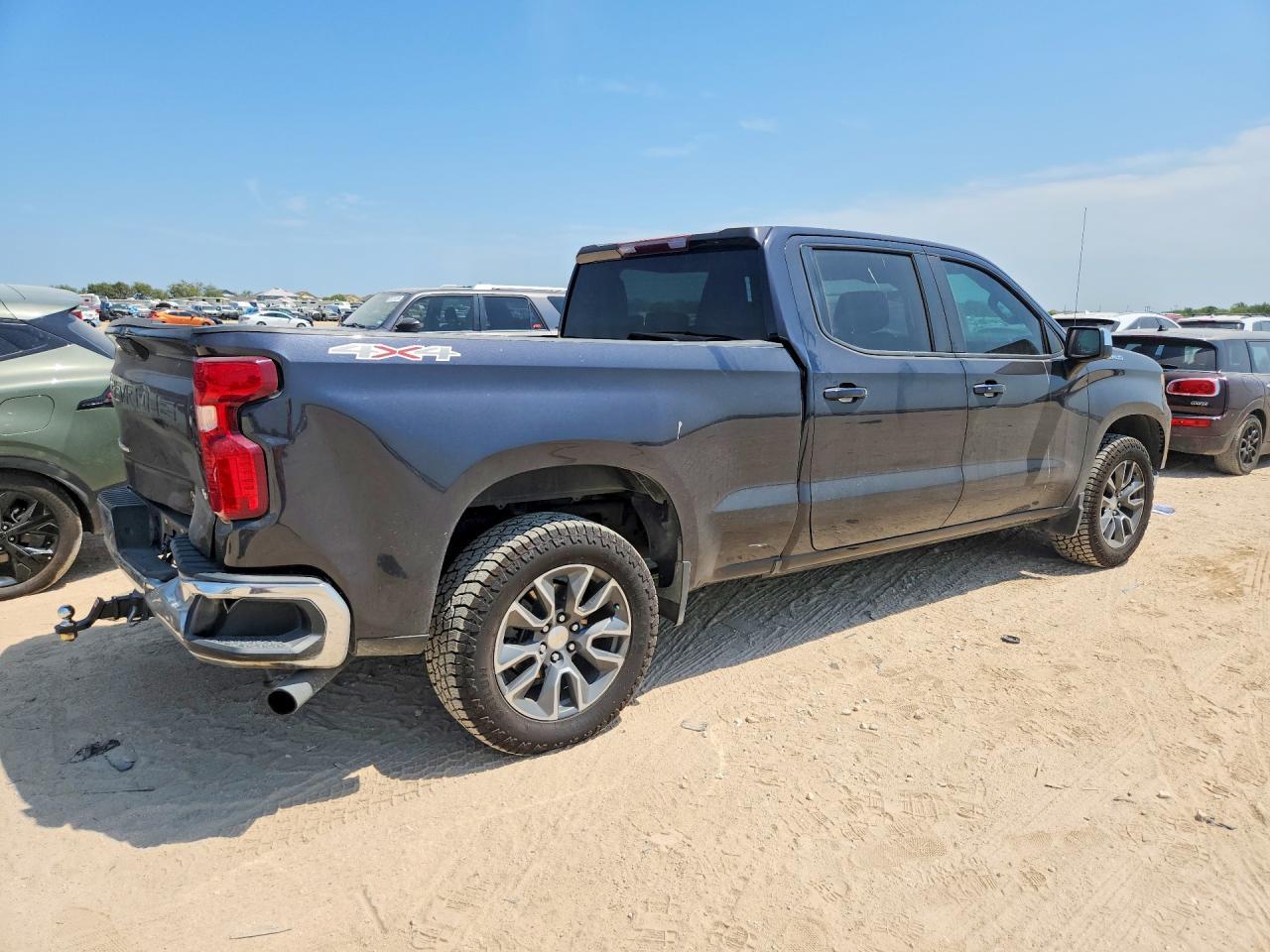 2022 Chevrolet Silverado K1500 Lt - Image 3