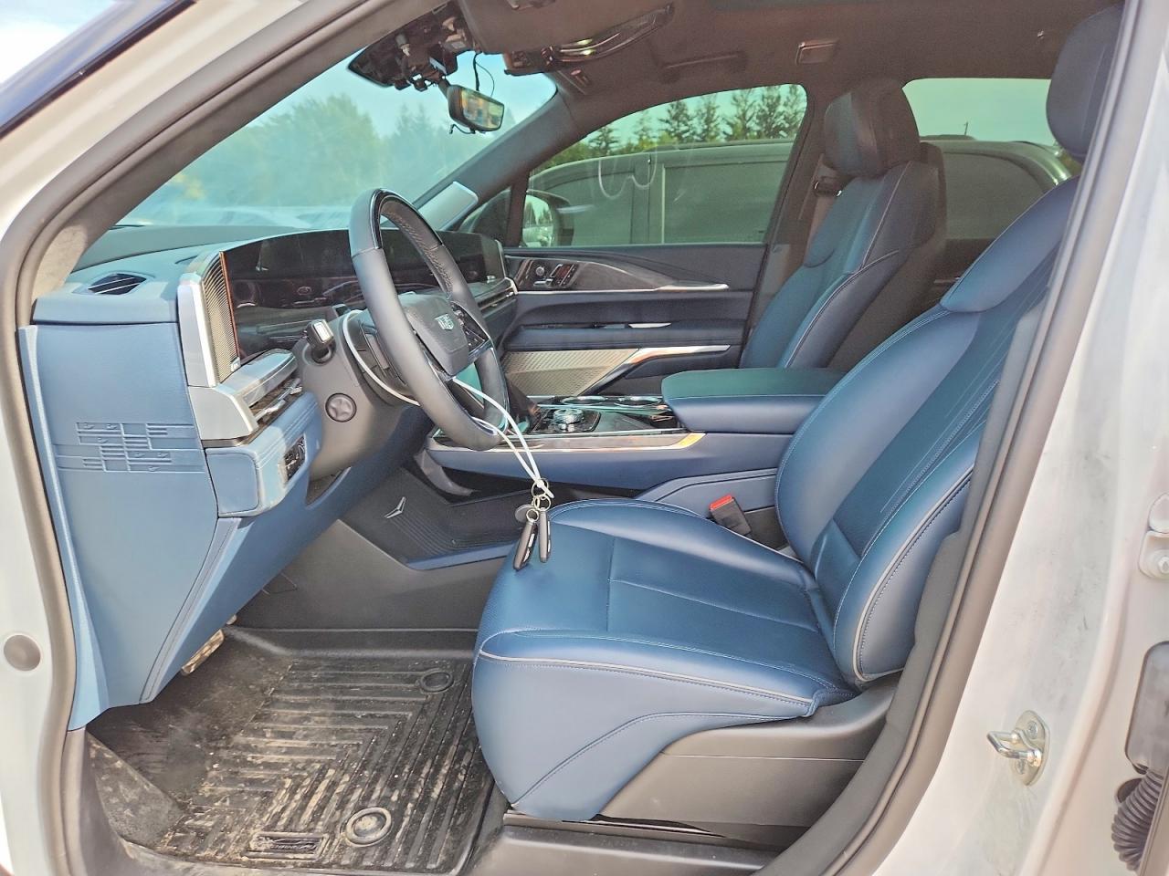 2025 Cadillac Escalade Iq Sport-2 - Image 7