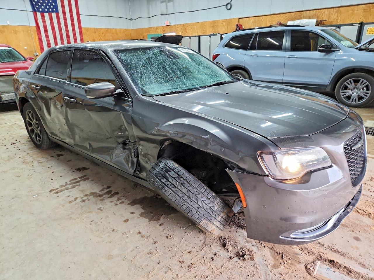 2018 Chrysler 300 S - Фото 4