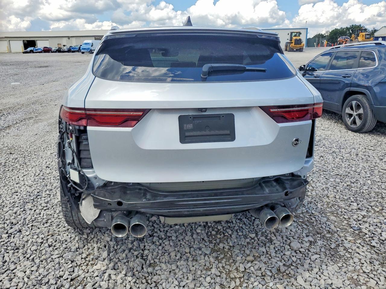 2021 Jaguar F-Pace Svr - Фото 6