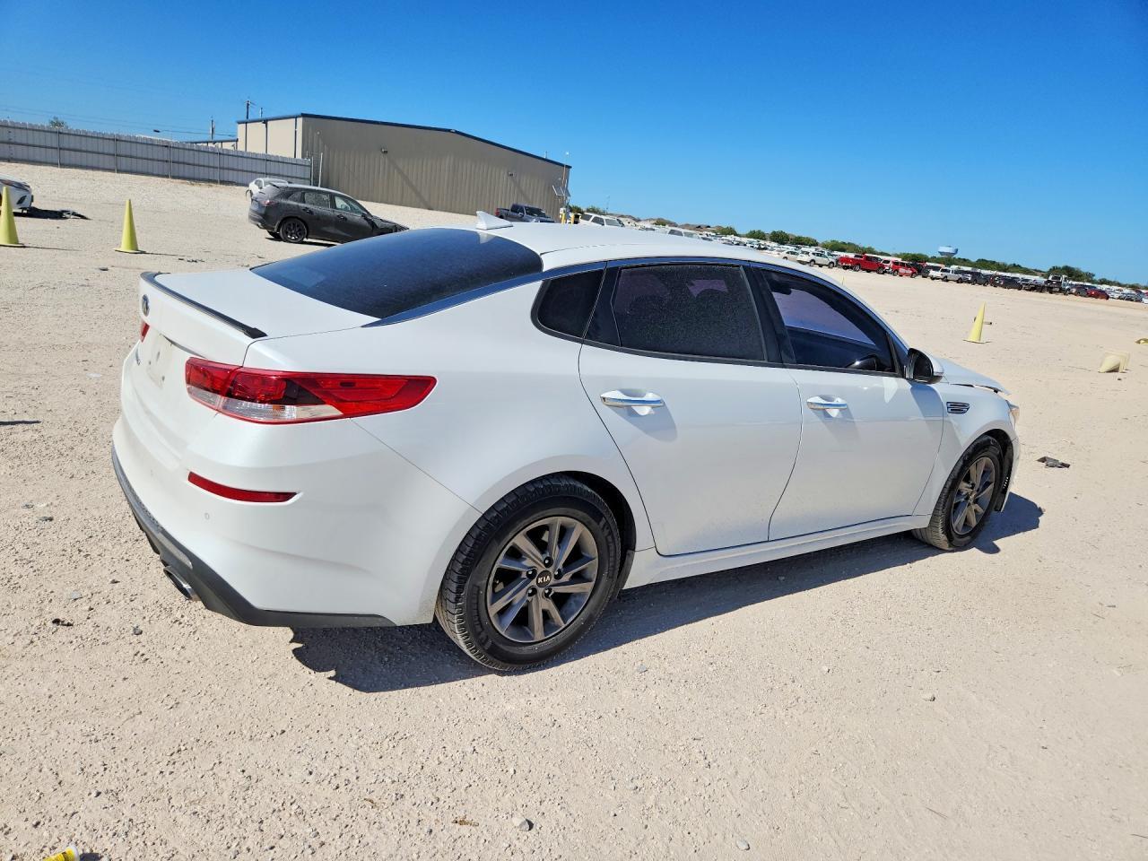 2020 Kia Optima Lx - Фото 3