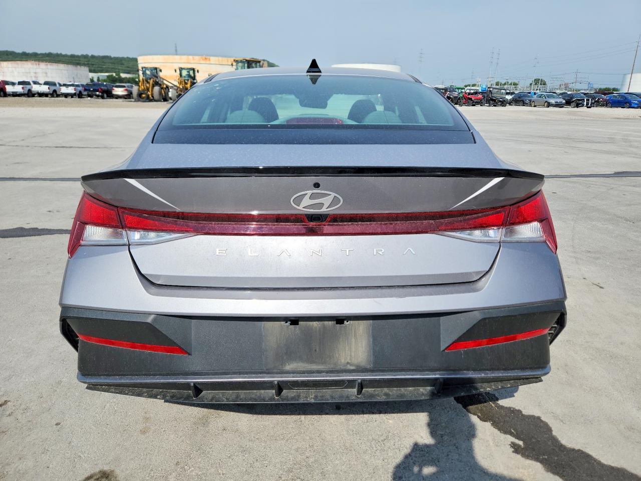 2025 Hyundai Elantra Sel Sport - Фото 6