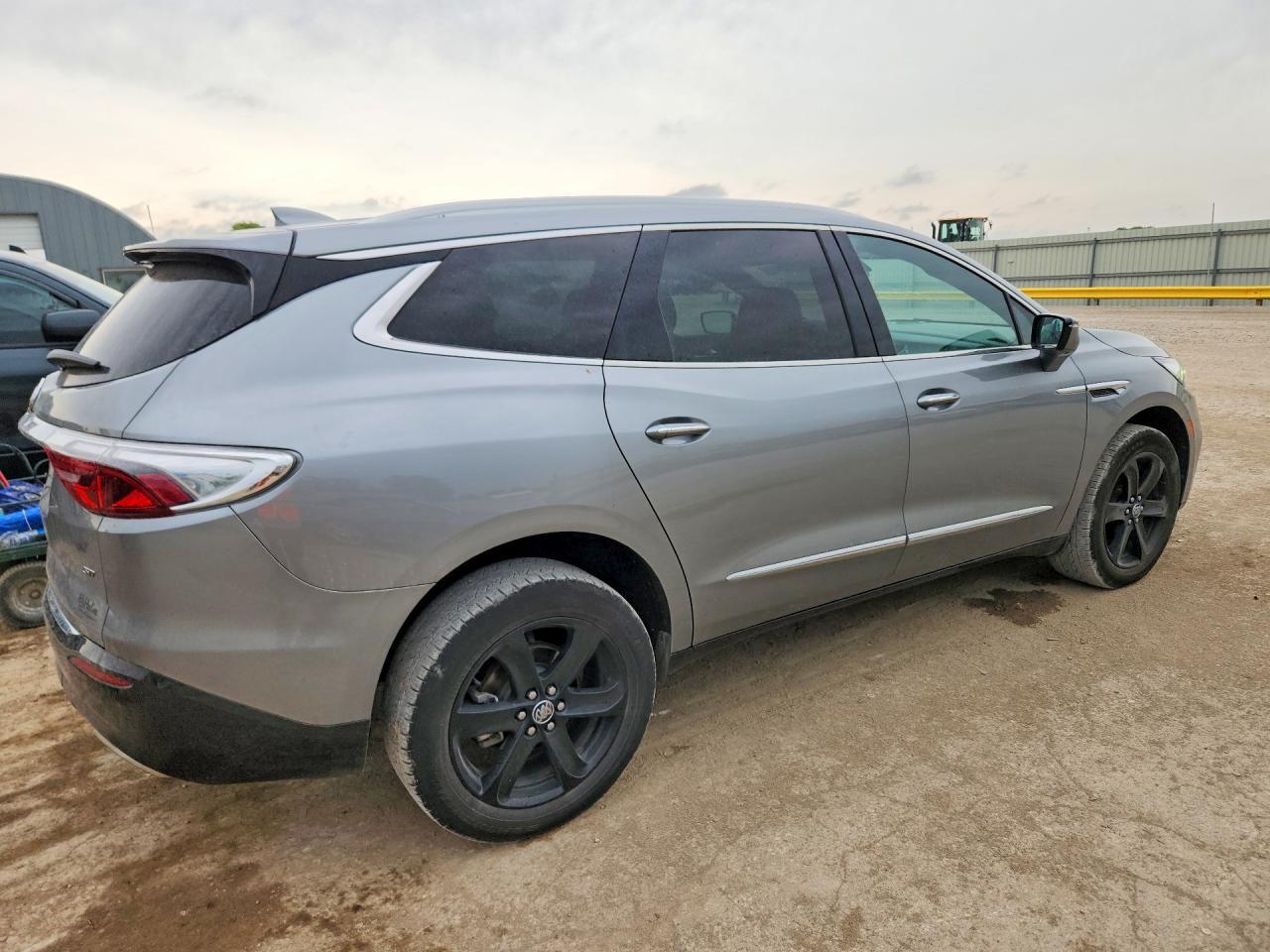 2024 Buick Enclave Essence - Фото 3