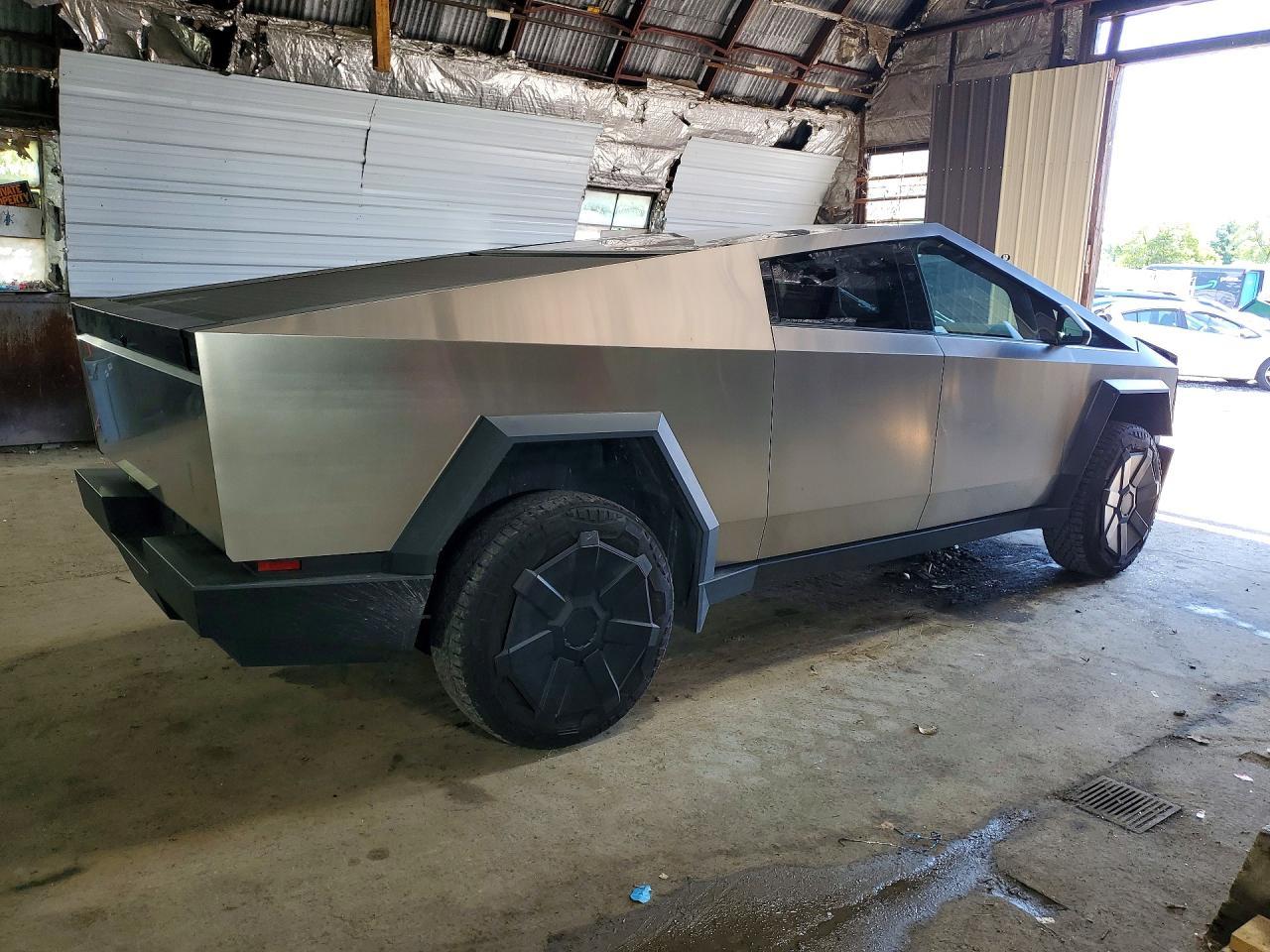 2024 Tesla Cybertruck - Фото 3