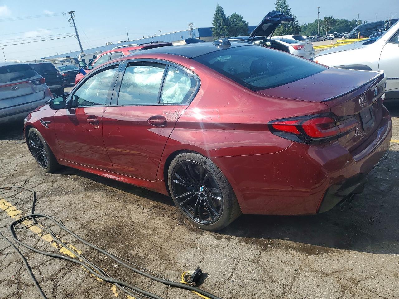2023 BMW M5 - Фото 2