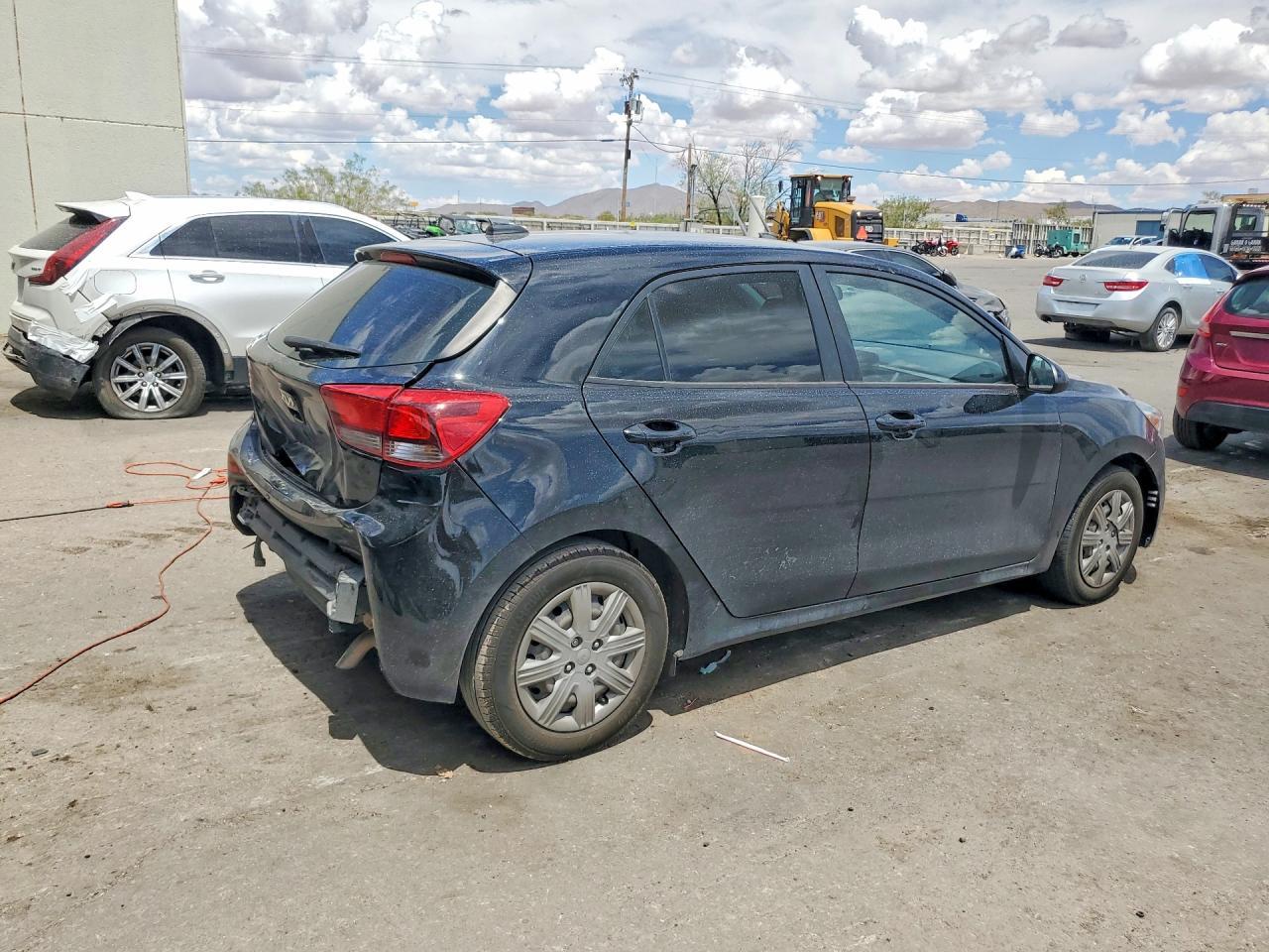 2023 Kia Rio S - Фото 3