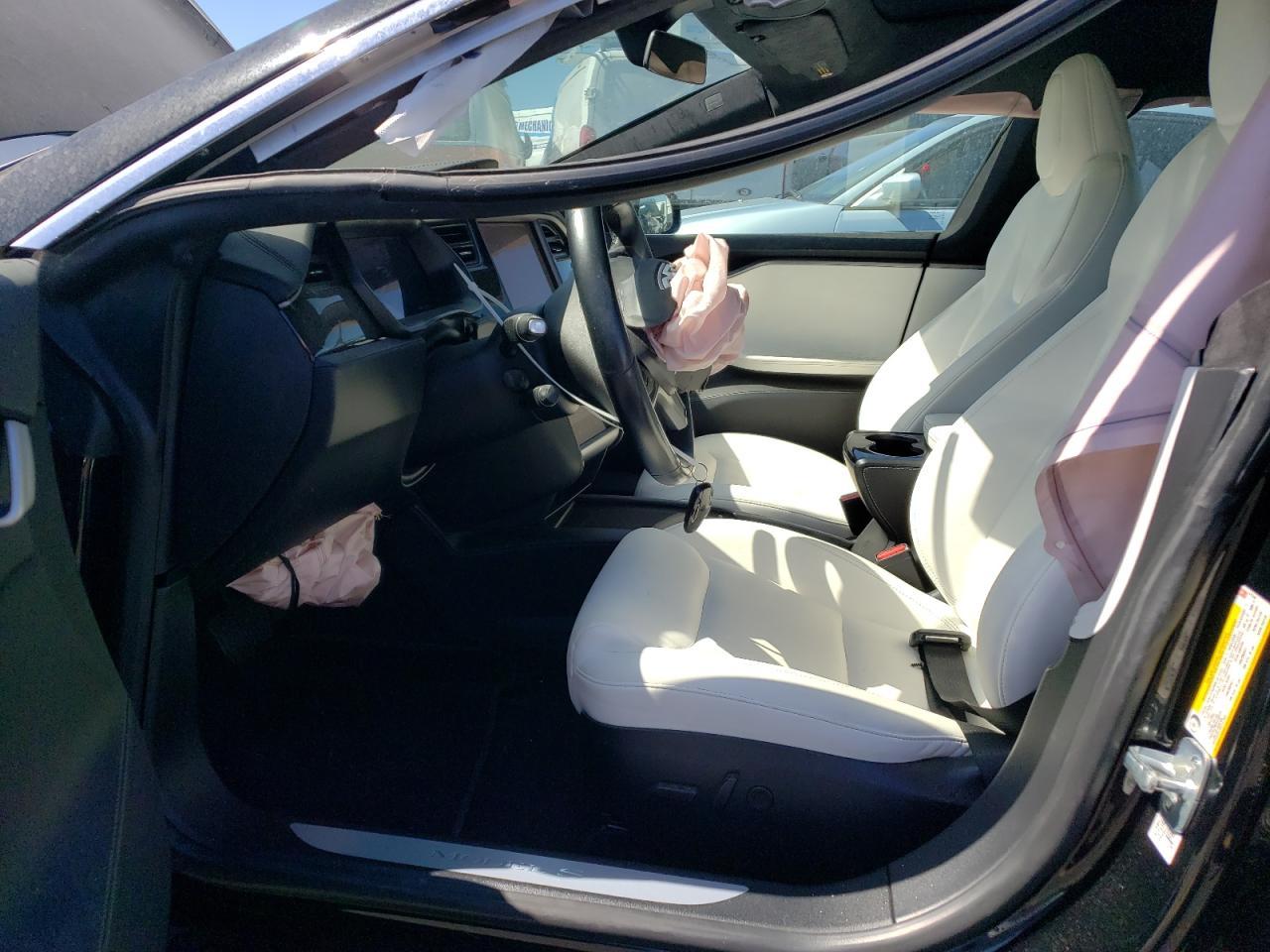 2020 Tesla Model S - Фото 7
