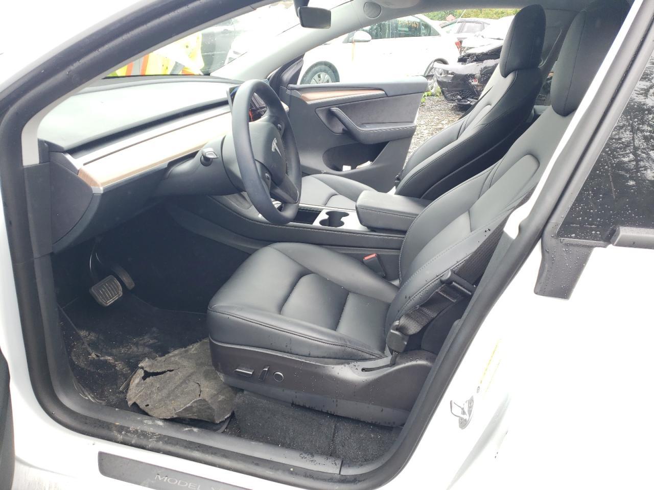 2023 Tesla Model Y - Image 7