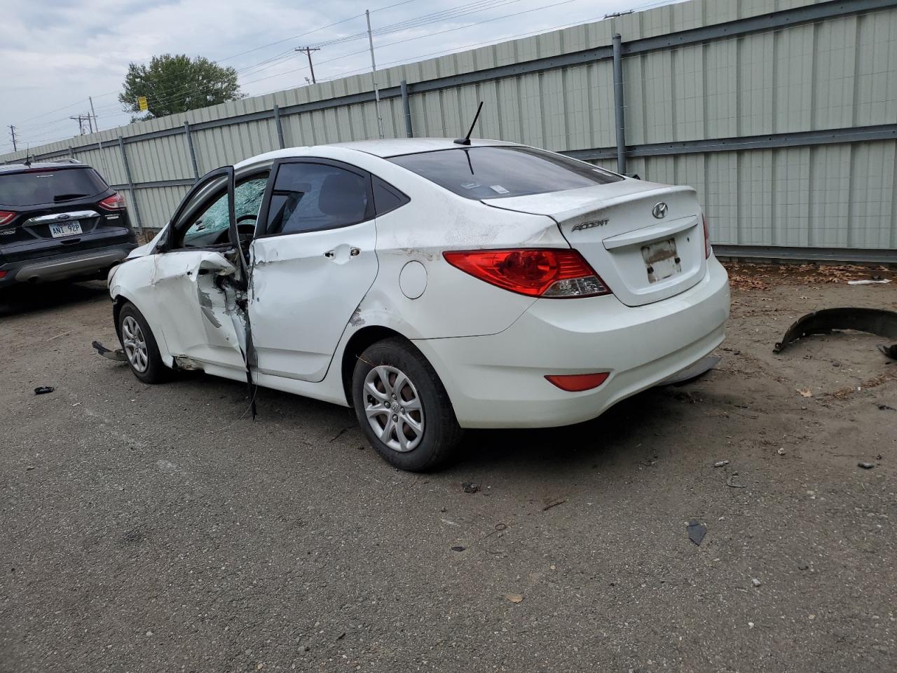 2014 Hyundai Accent Gls - Image 2