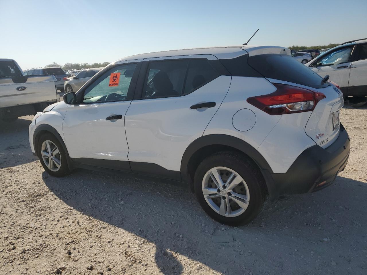 2020 Nissan Kicks S - Фото 2