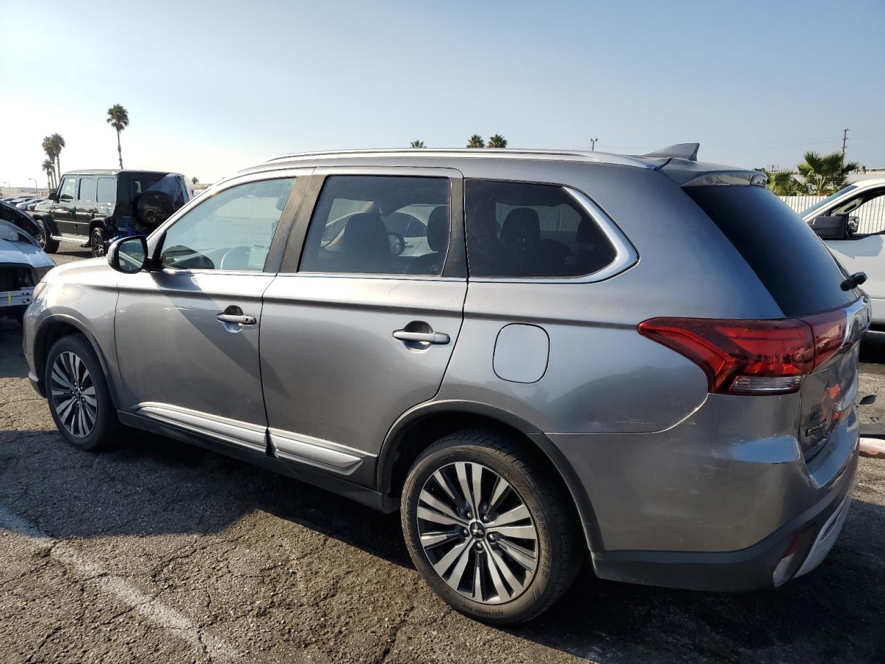 2019 Mitsubishi Outlander Se - Image 2