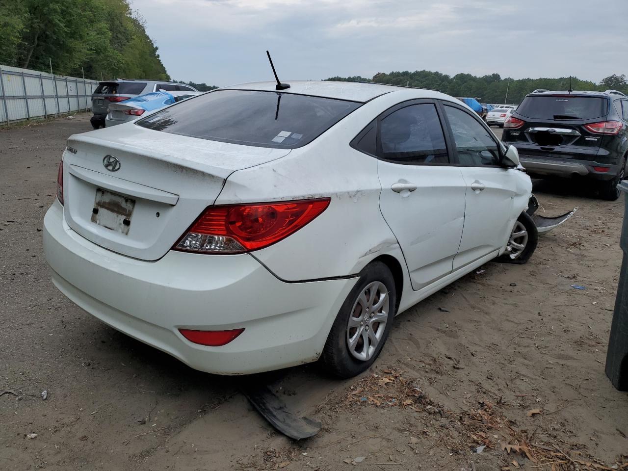2014 Hyundai Accent Gls - Image 3