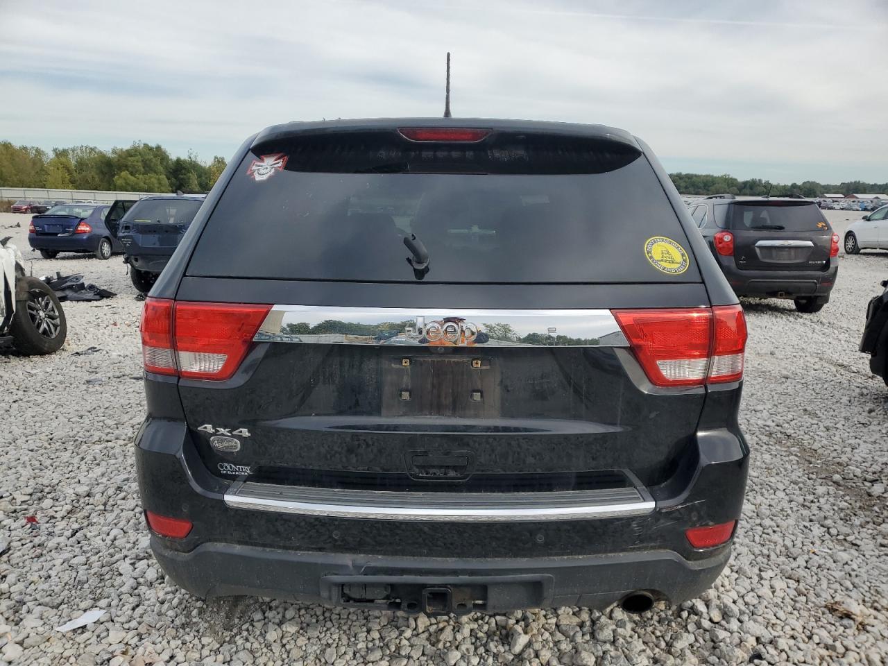 2012 Jeep Grand Cherokee Overland - Image 6