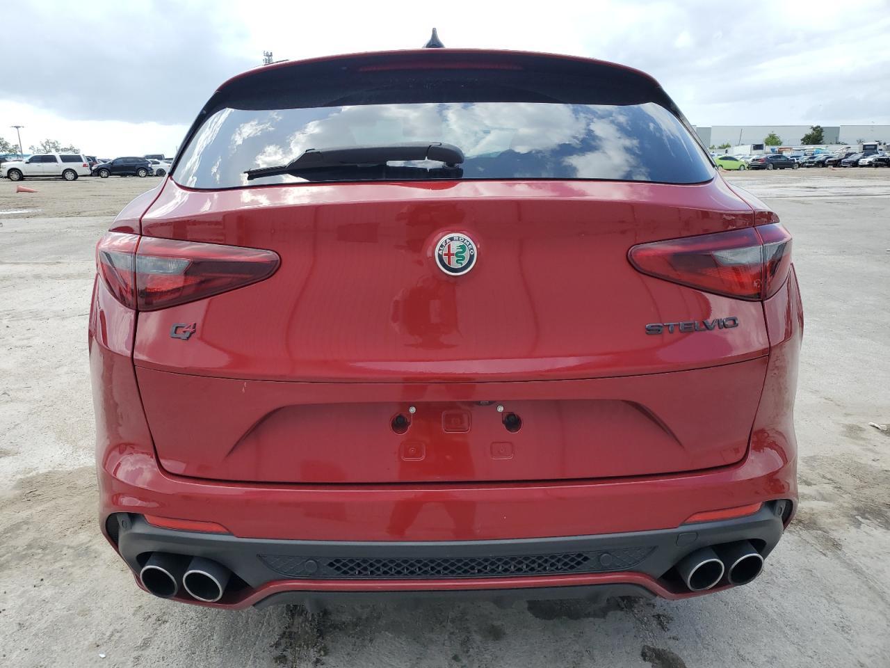 2020 Alfa Romeo Stelvio Quadrifoglio - Фото 6