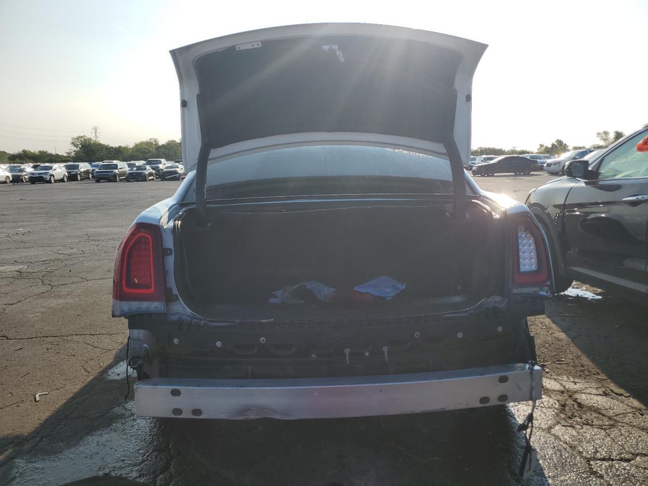 2020 Chrysler 300 S - Image 6