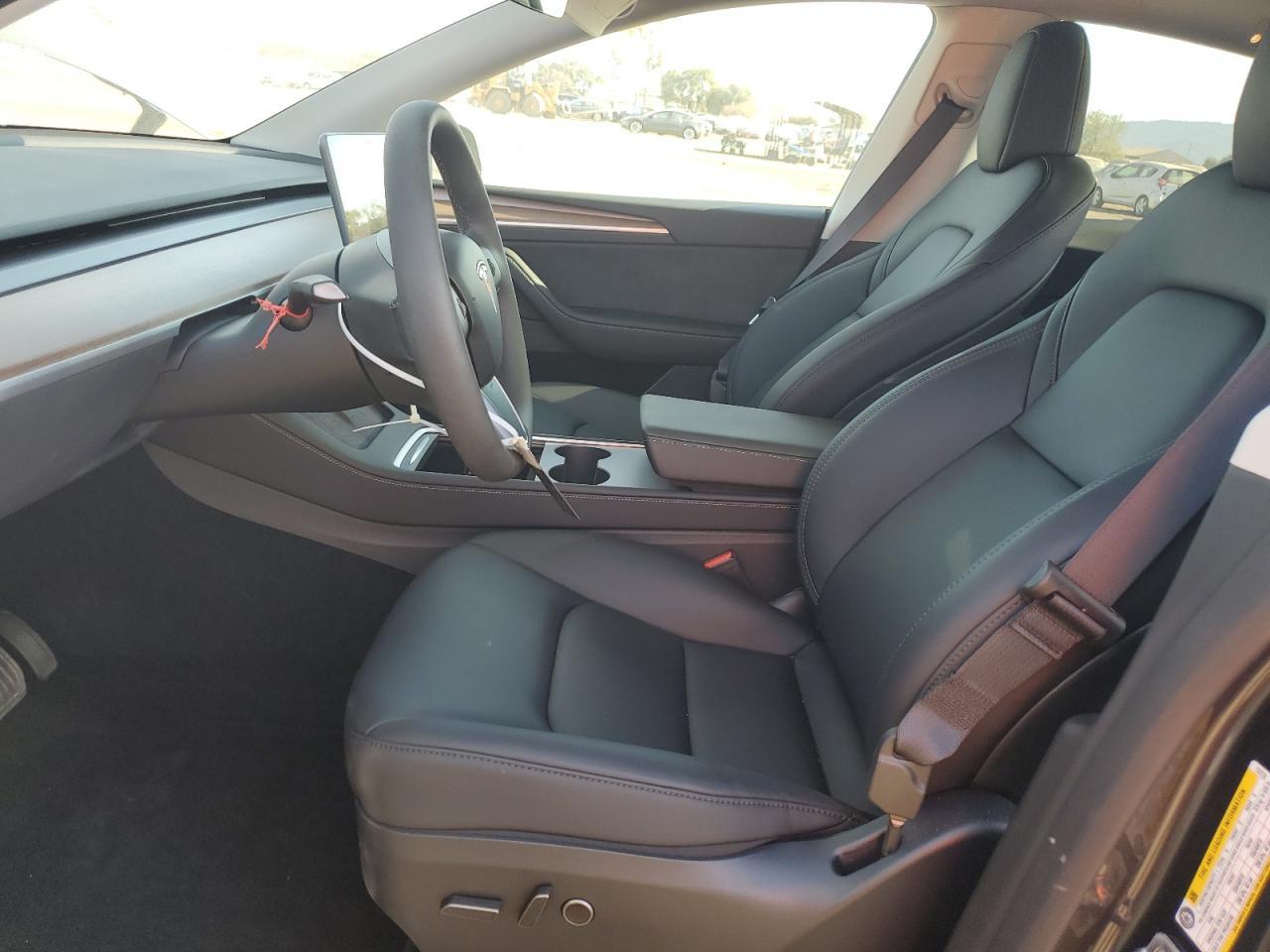 2024 Tesla Model Y - Image 7