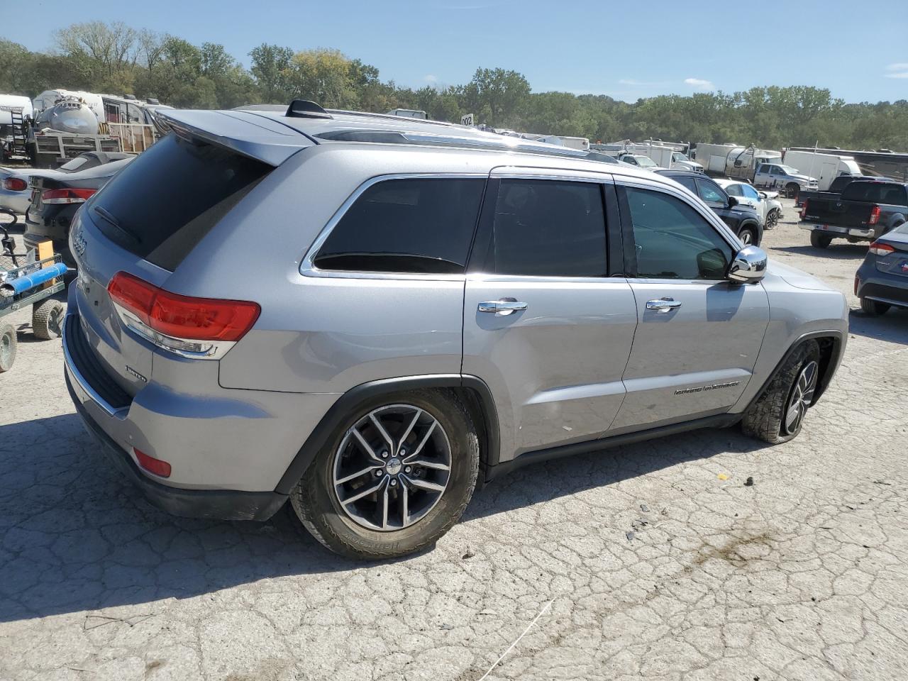 2018 Jeep Grand Cherokee Limited - Image 3