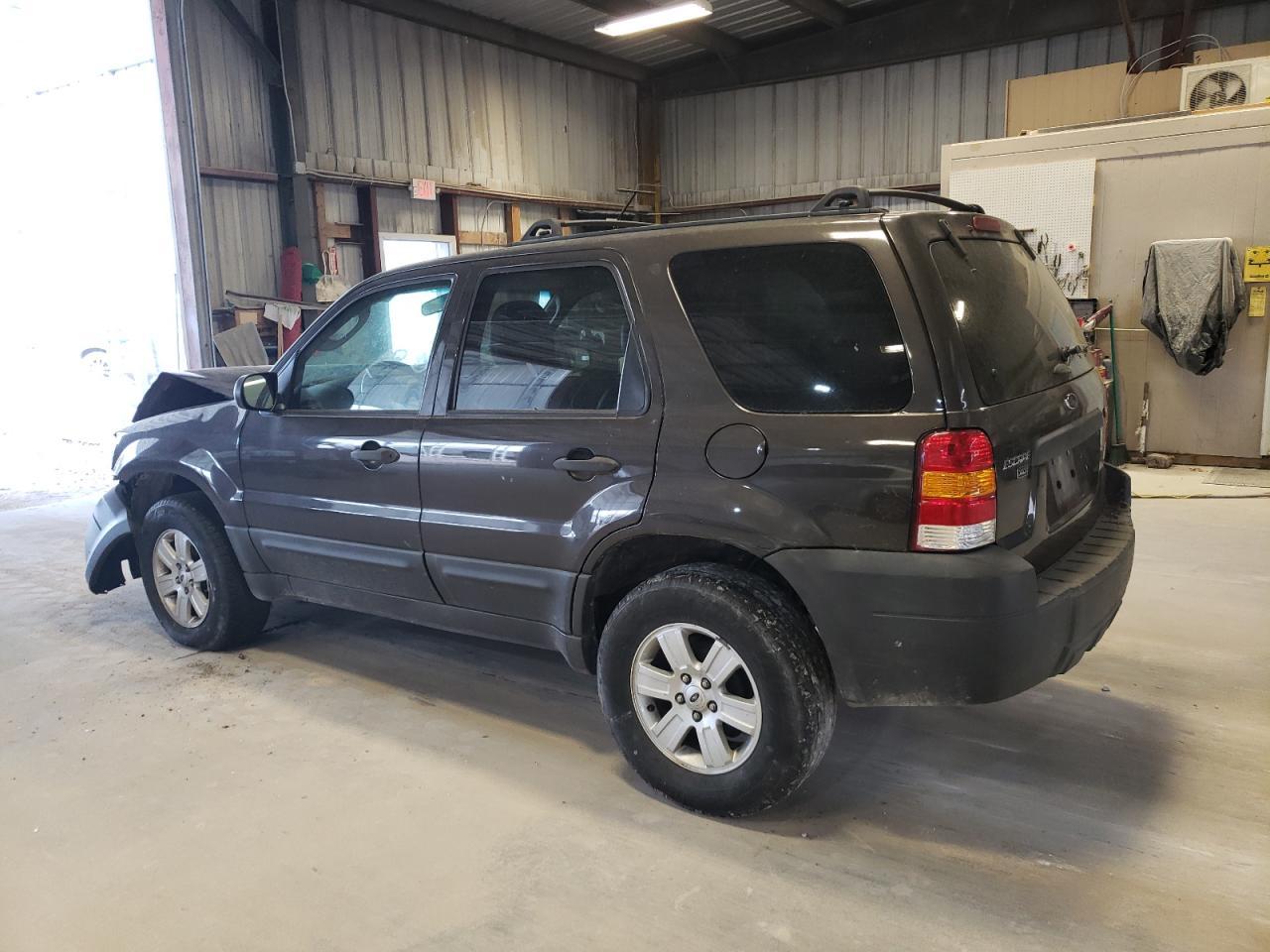 2007 Ford Escape Xlt - Image 2