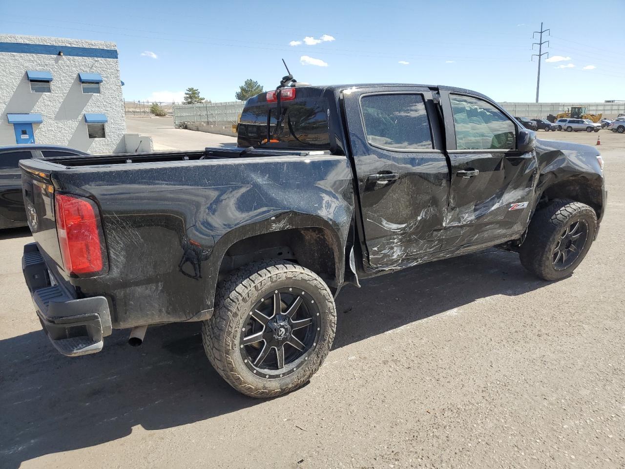 2020 Chevrolet Colorado - Фото 3