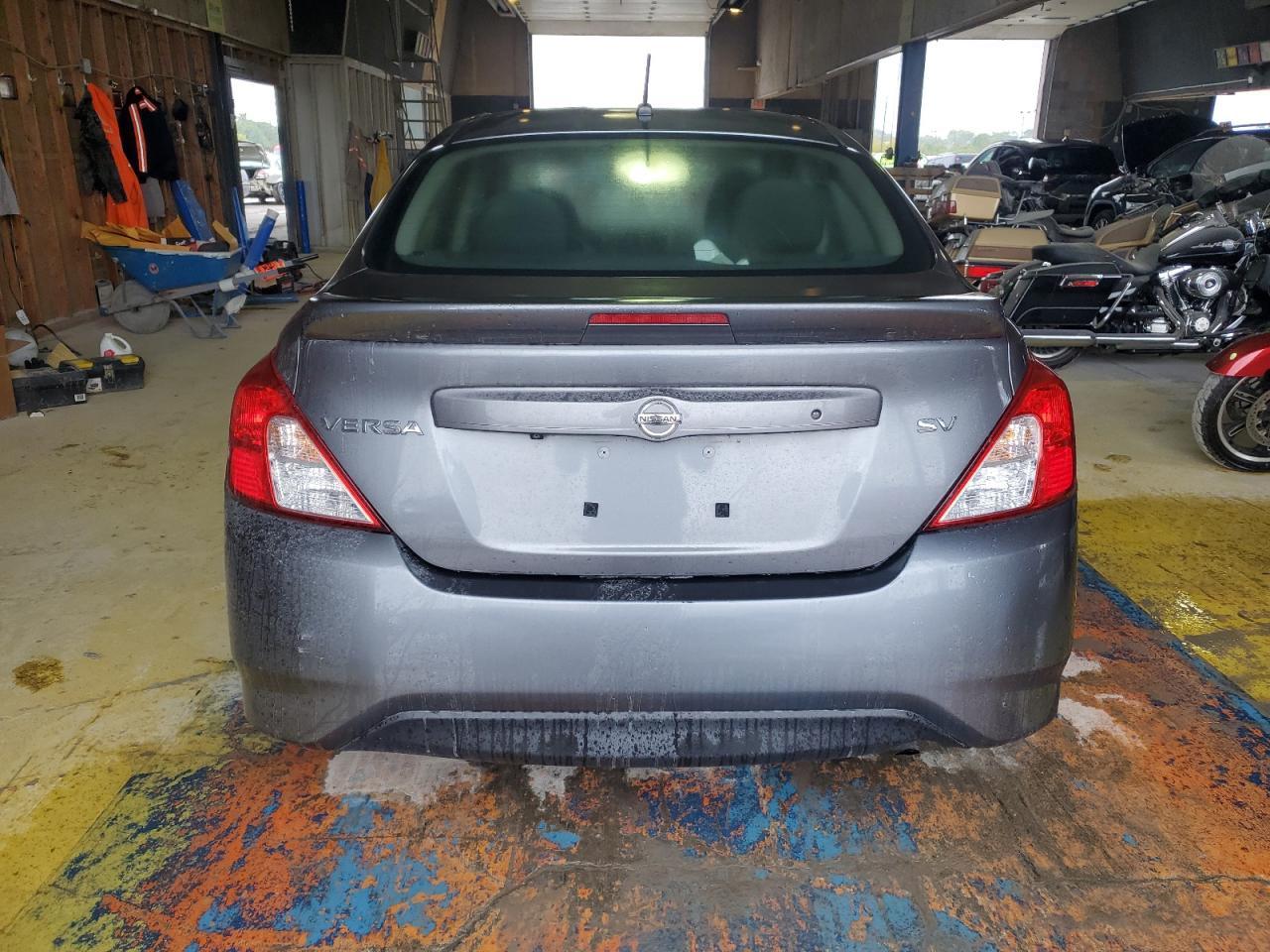 2019 Nissan Versa S - Фото 6