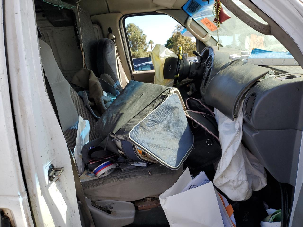 2003 Ford Econoline E150 Van - Image 7