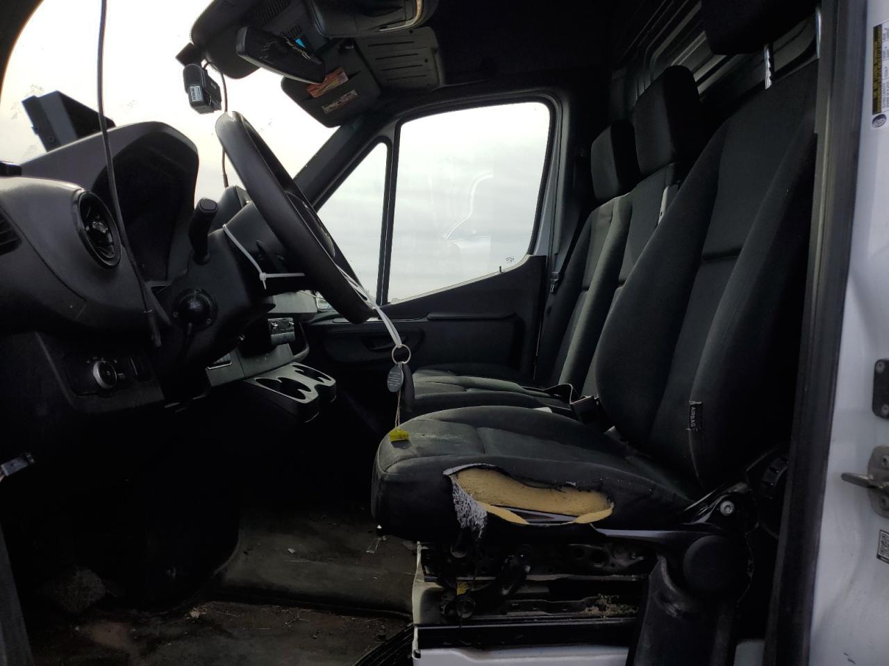 2021 Mercedes-Benz Sprinter 2500 - Фото 7