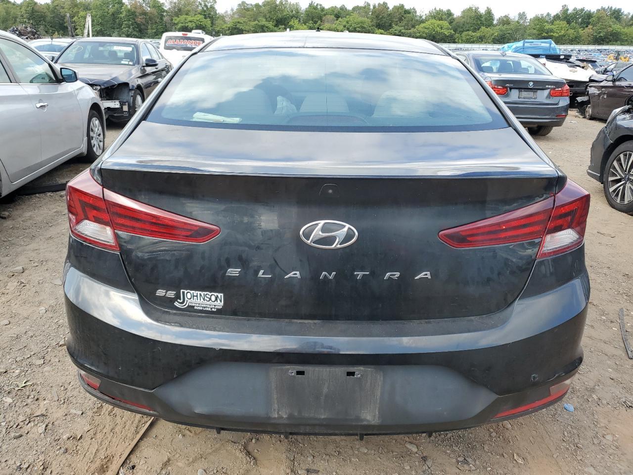 2020 Hyundai Elantra Se - Фото 6
