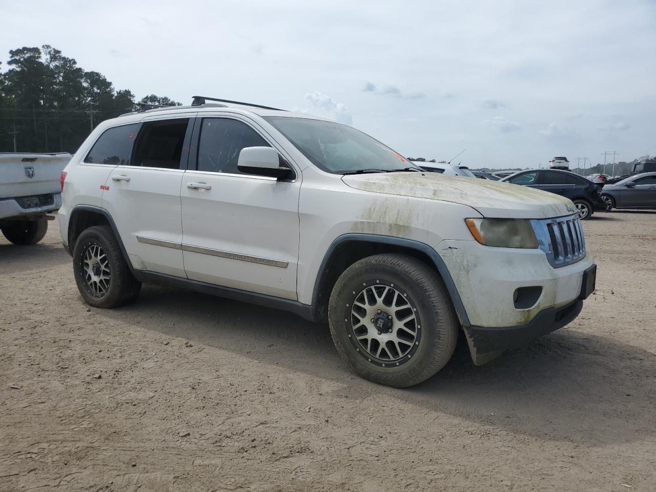 2012 Jeep Grand Cherokee Laredo - Image 4