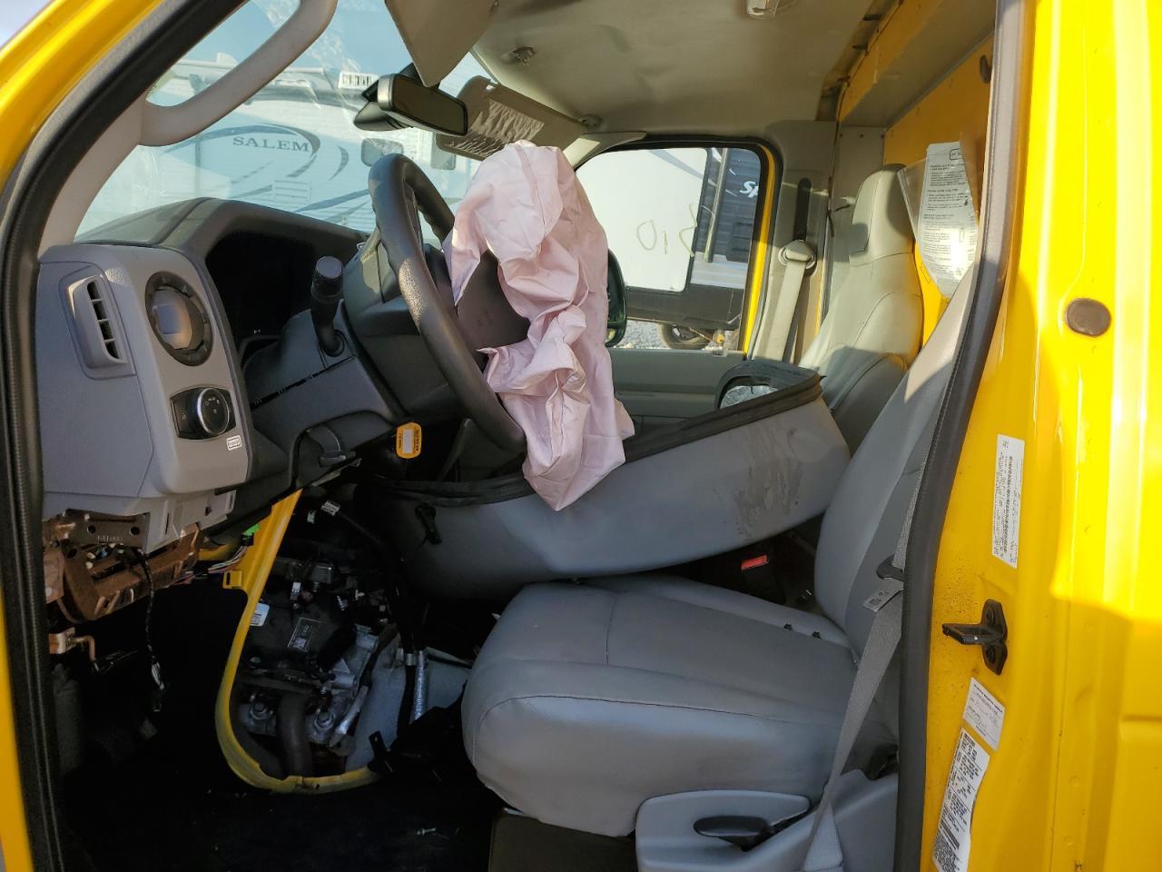 2021 Ford Econoline E350 Super Duty Cutaway Van - Image 7