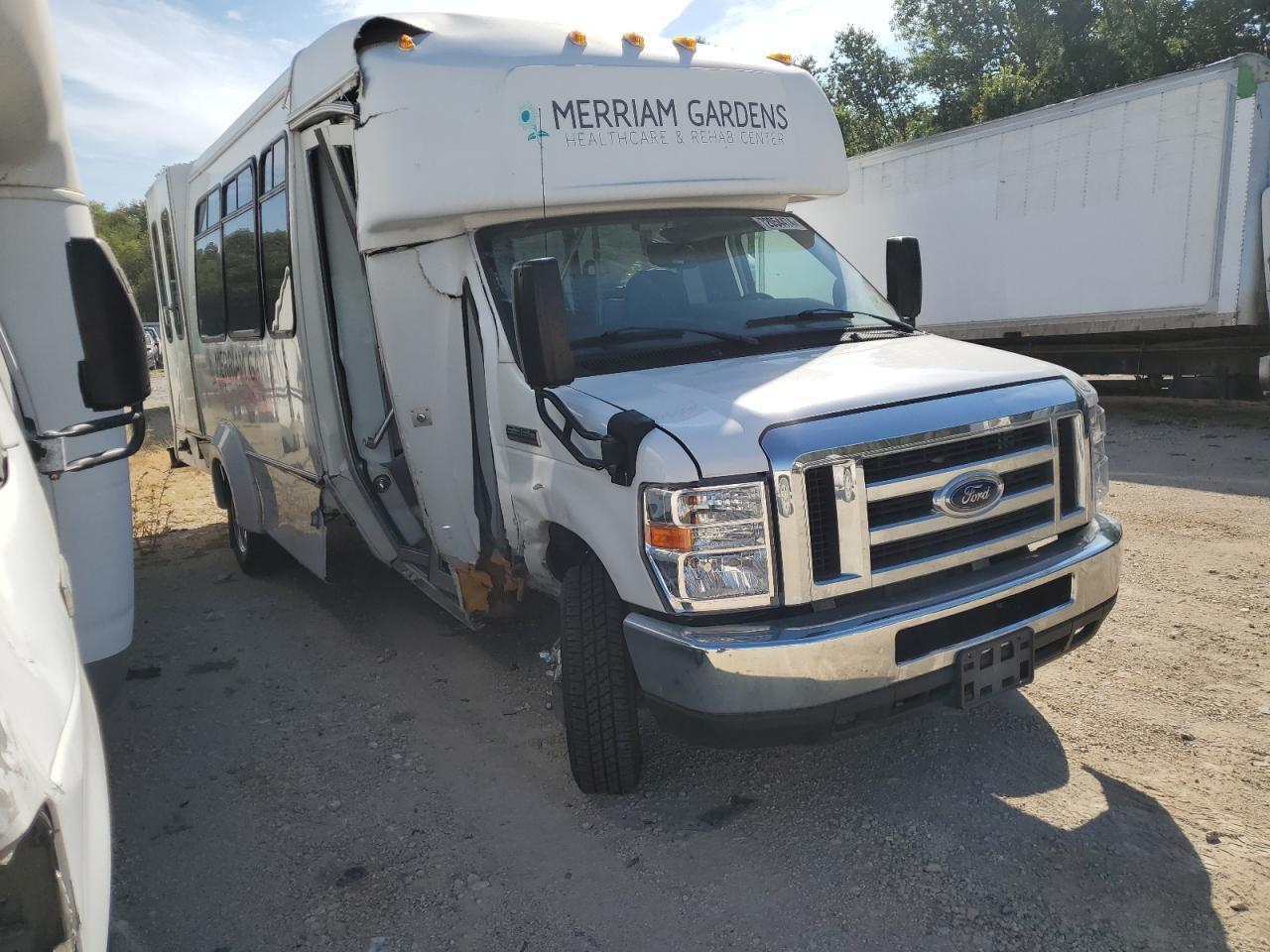 2019 Ford Econoline E350 Super Duty Cutaway Van - Фото 4