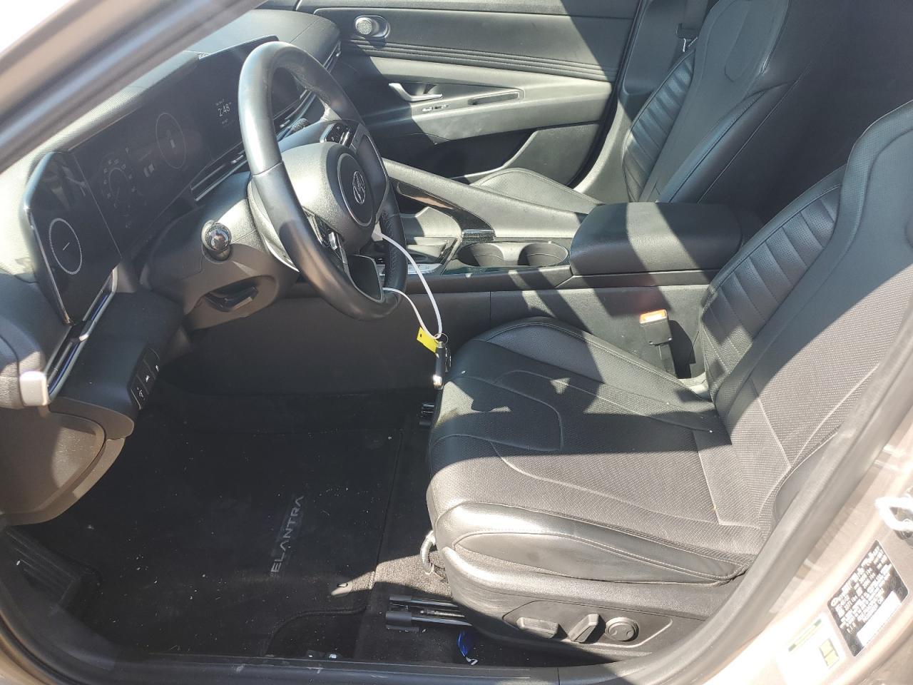 2023 Hyundai Elantra Limited - Image 7