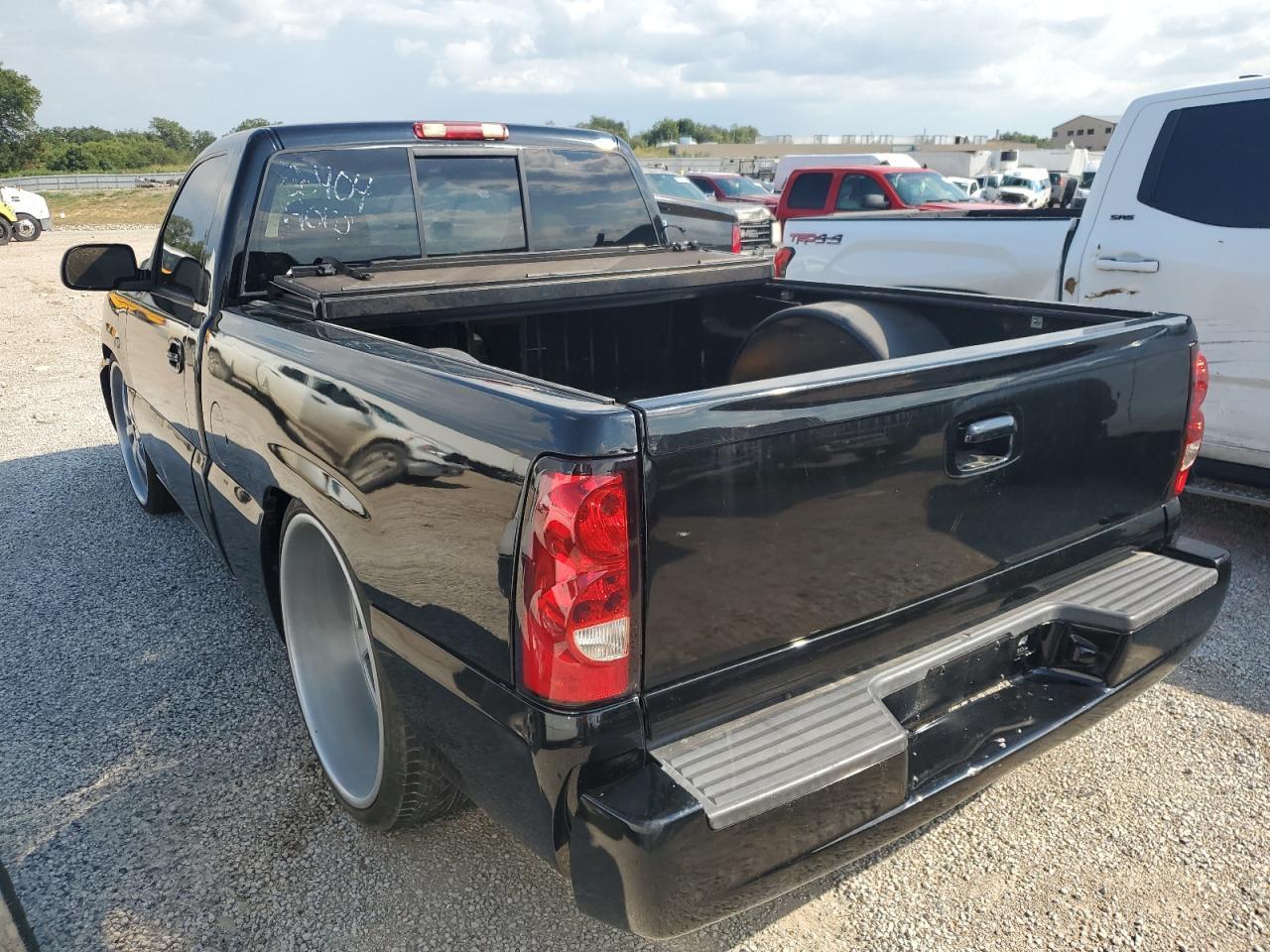 2004 Chevrolet Silverado C1500 - Фото 2