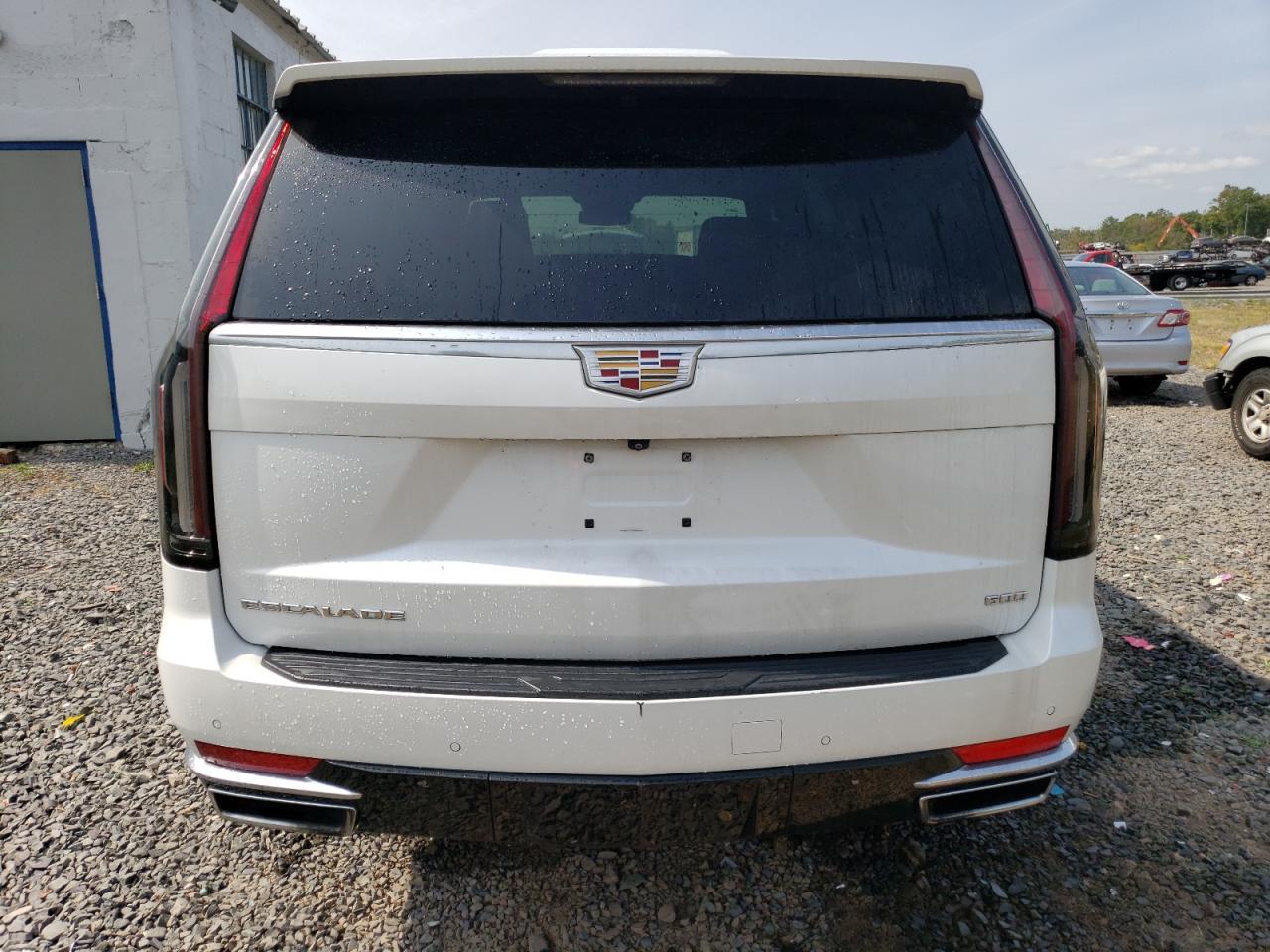 2022 Cadillac Escalade Luxury - Image 6