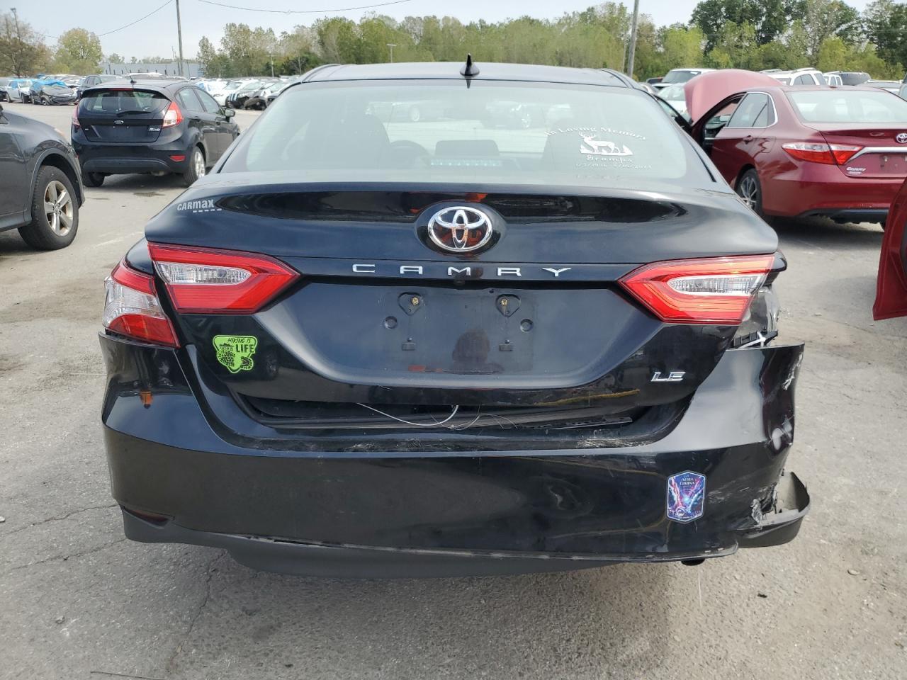 2020 Toyota Camry Le - Фото 6