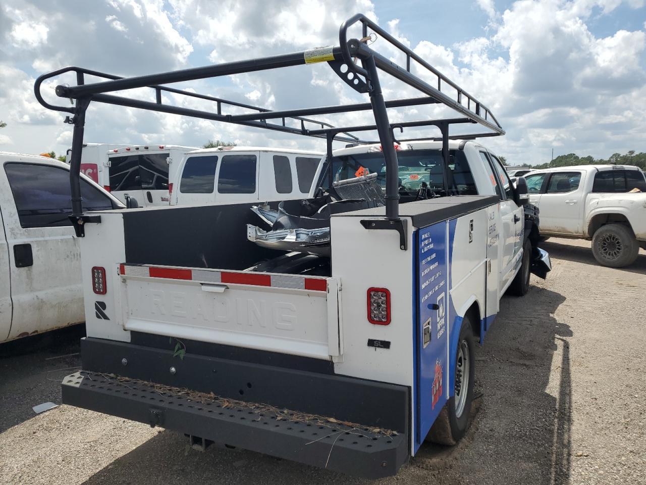 2022 Ford F250 Super Duty - Фото 3