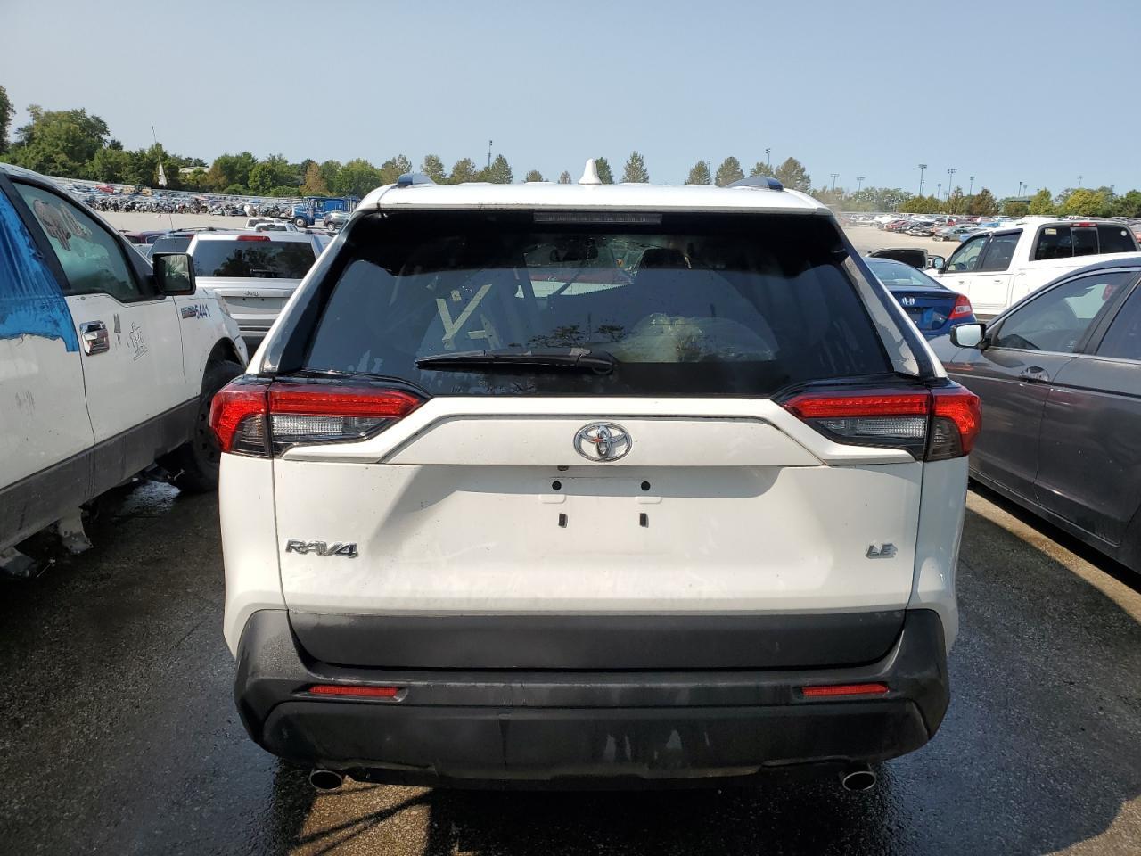 2021 Toyota Rav4 Le - Фото 6