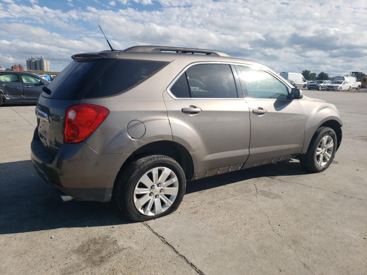 2011 Chevrolet Equinox - Фото 3