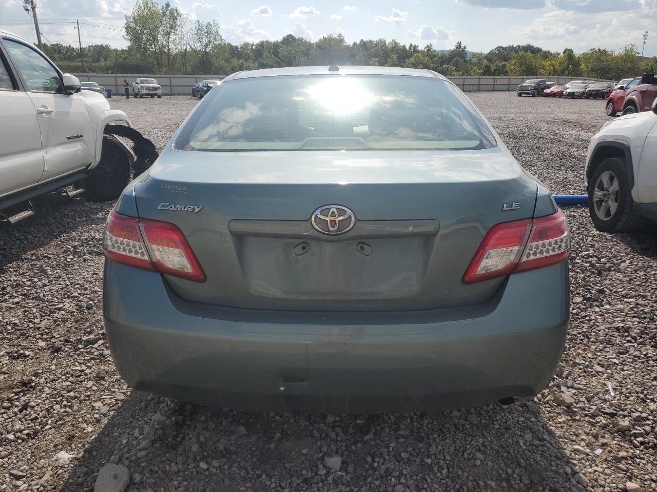 2010 Toyota Camry Base - Фото 6
