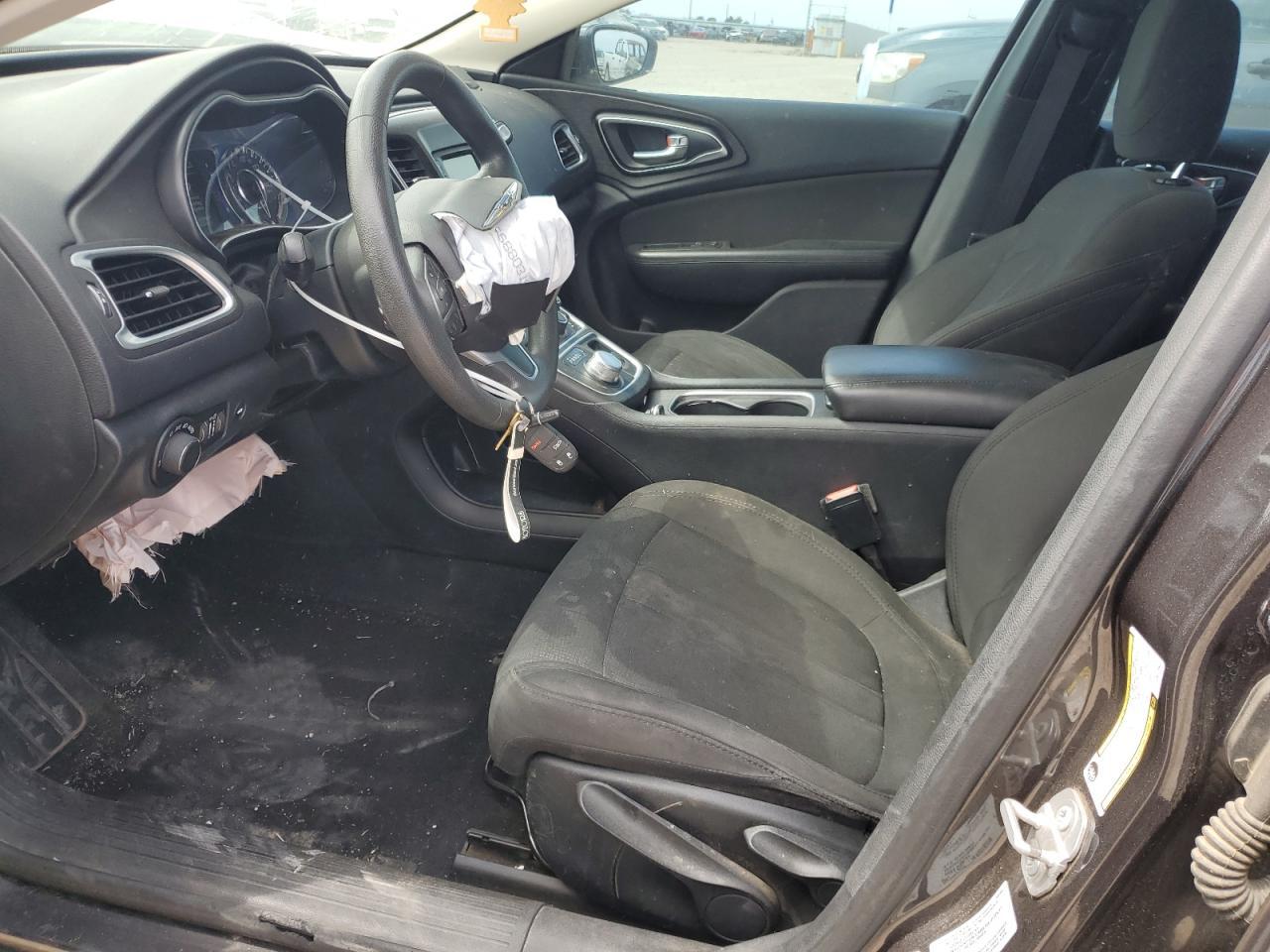 2016 Chrysler 200 Limited - Image 7
