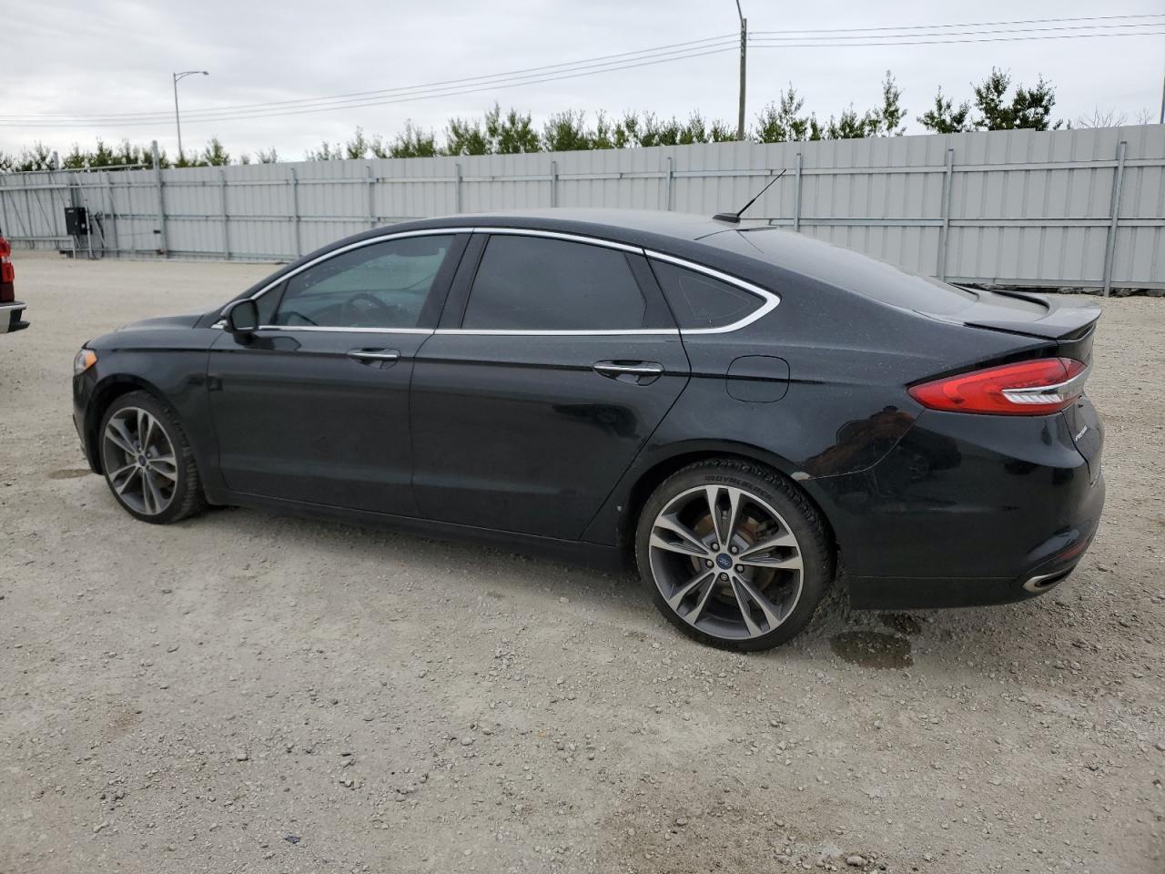 2018 Ford Fusion Titanium/Platinum - Фото 2