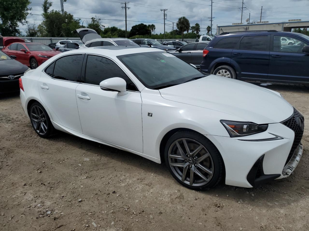 2017 Lexus Is 300 - Image 4
