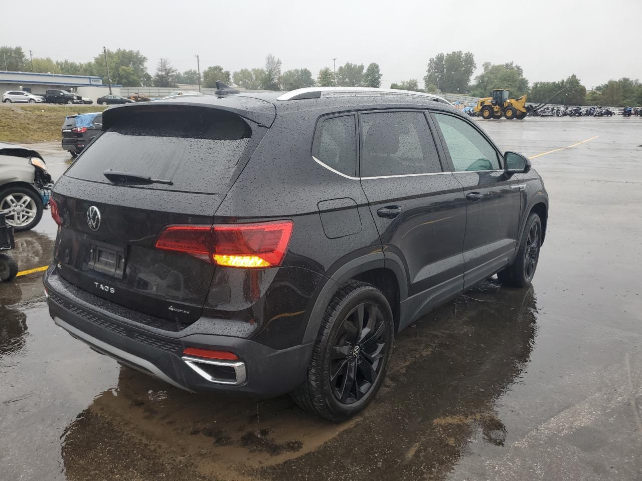 2023 Volkswagen Taos Se - Фото 3