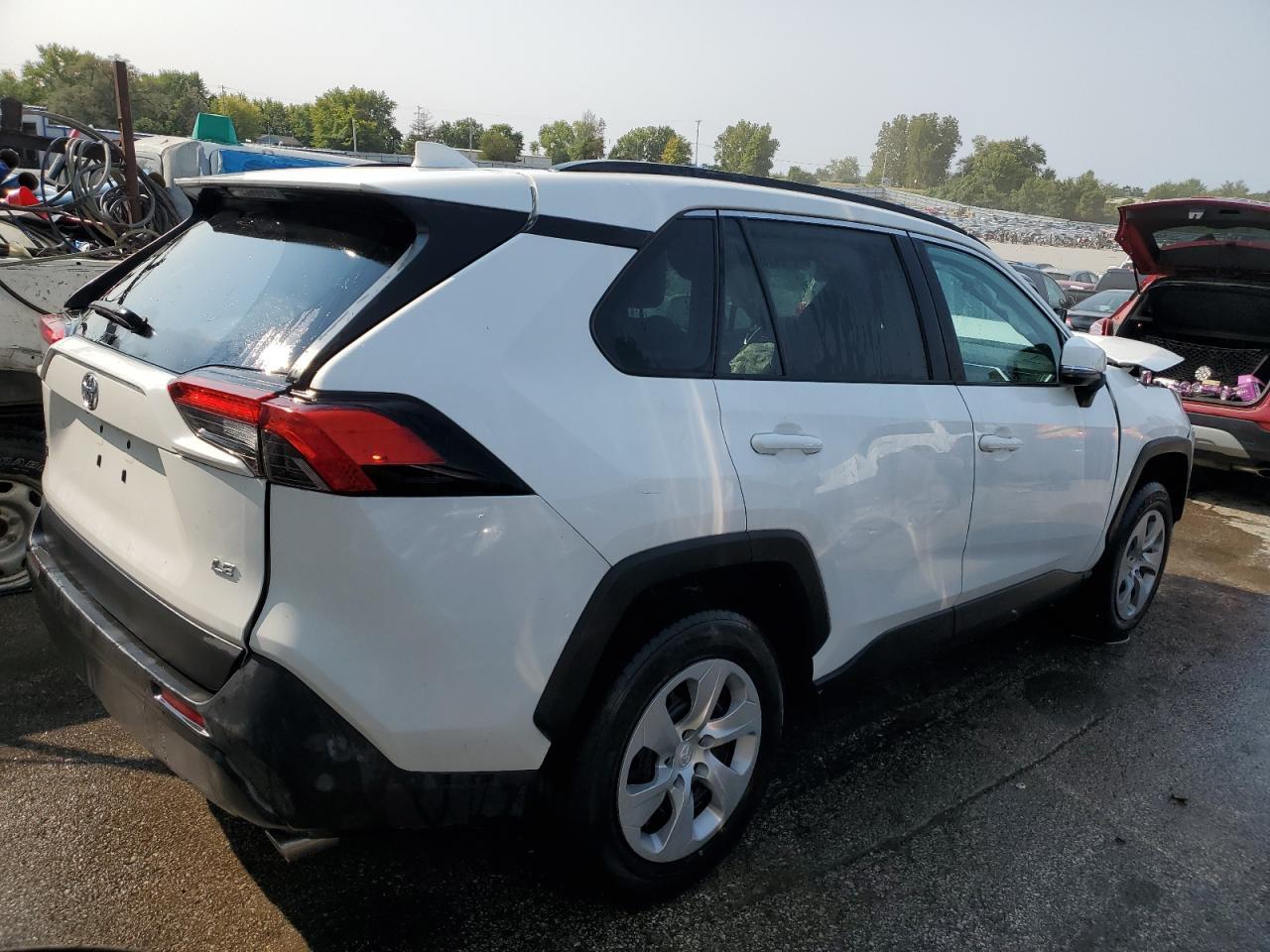 2021 Toyota Rav4 Le - Фото 3