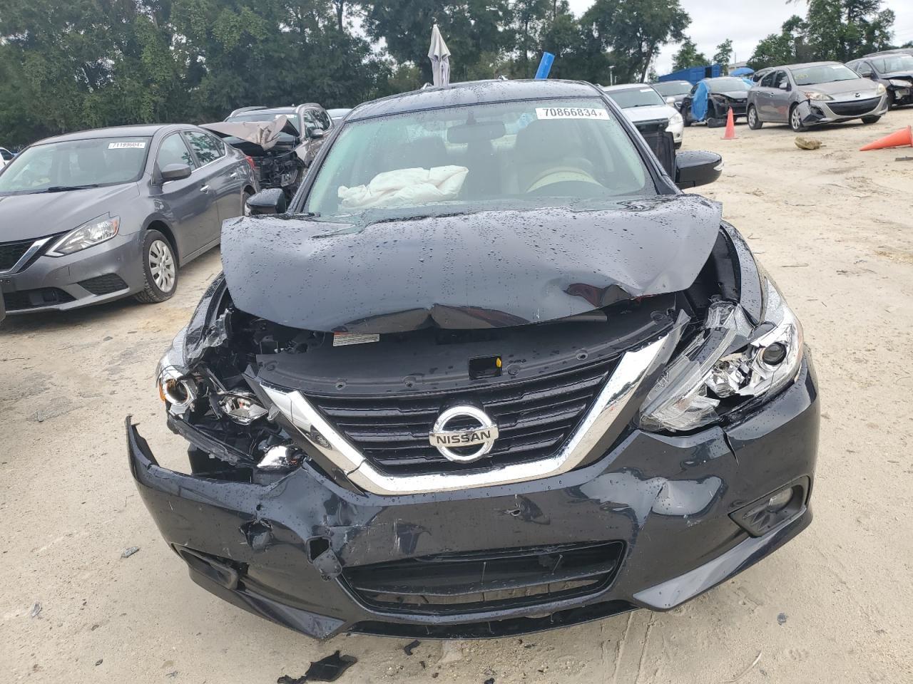 2017 Nissan Altima 2.5 - Image 5
