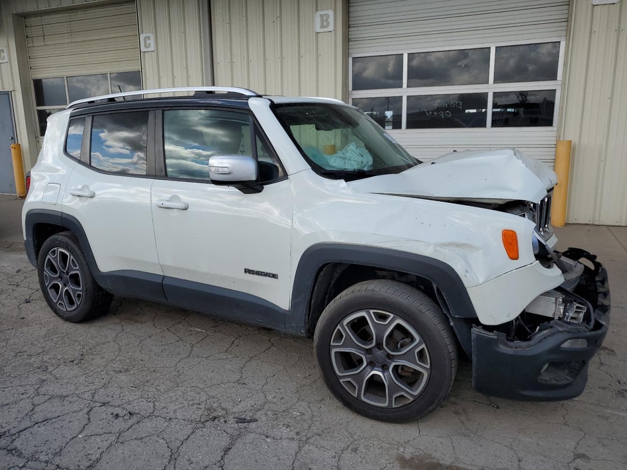 2015 Jeep Renegade Limited - Image 4