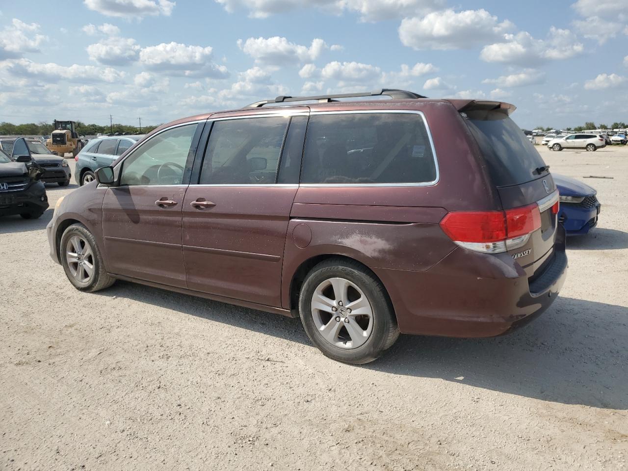 2008 Honda Odyssey Touring - Image 2