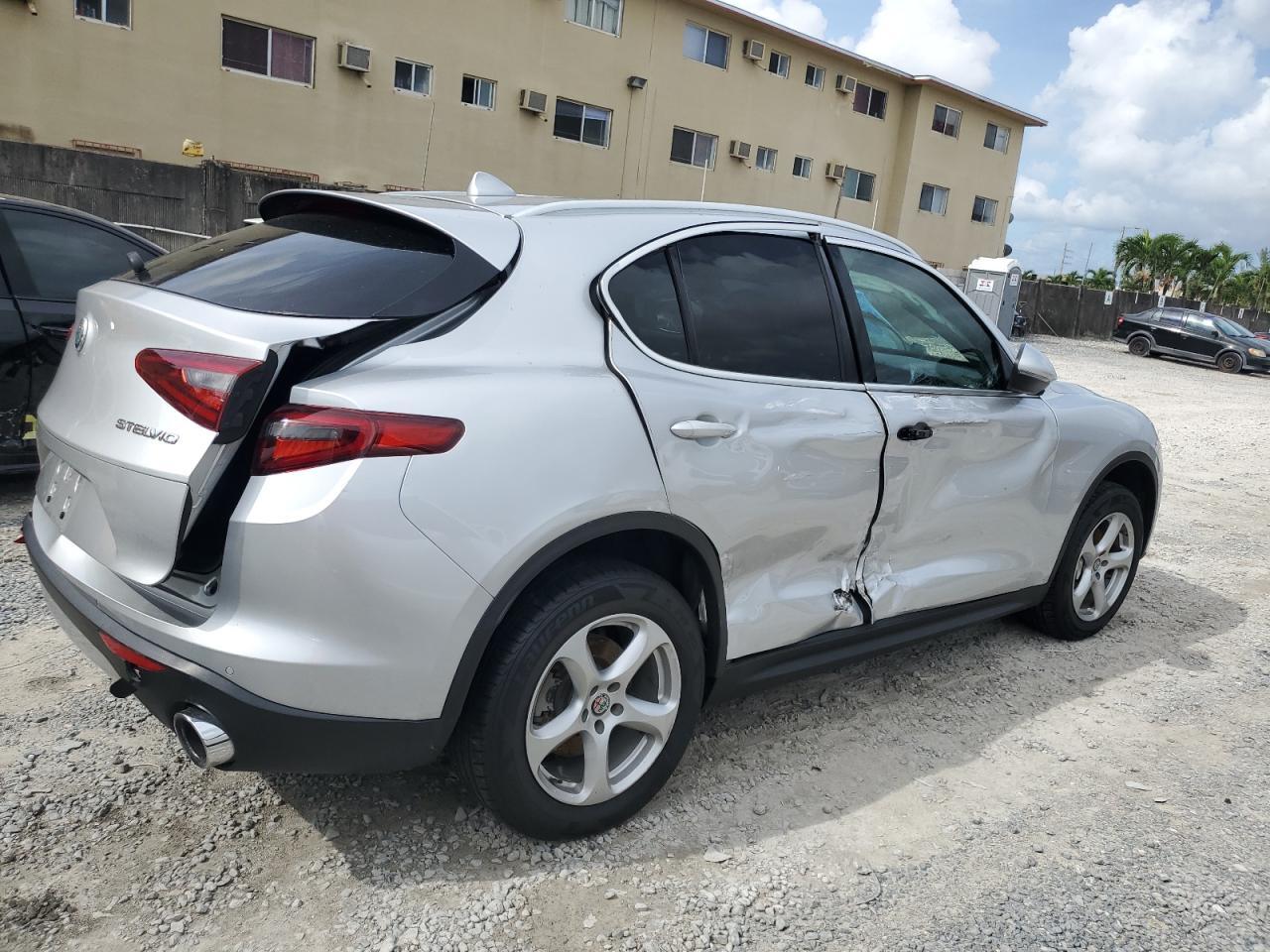 2020 Alfa Romeo Stelvio - Фото 3