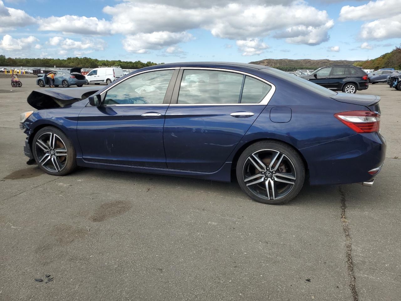 2017 Honda Accord Sport - Фото 2