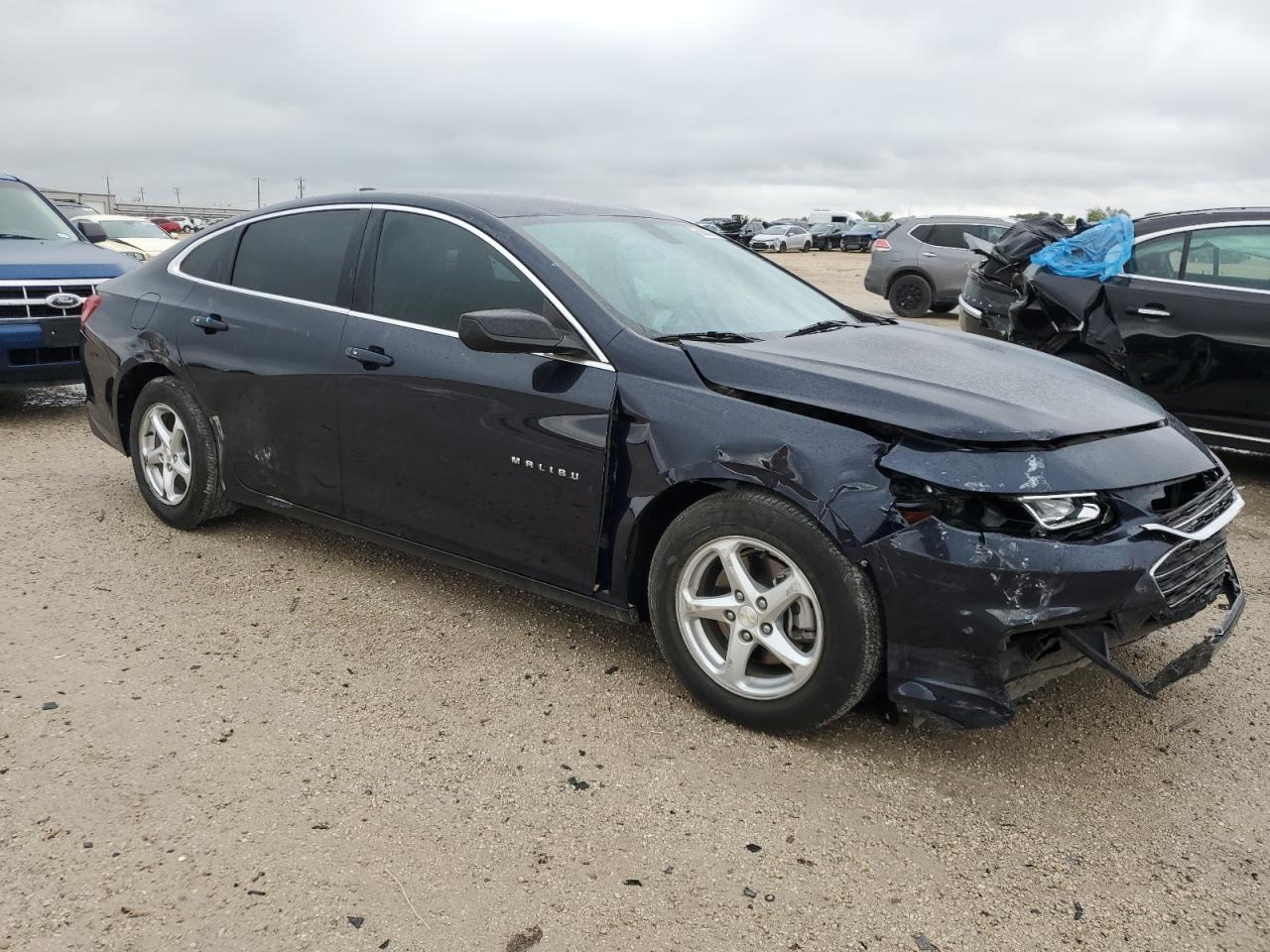 2017 Chevrolet Malibu Ls - Фото 4