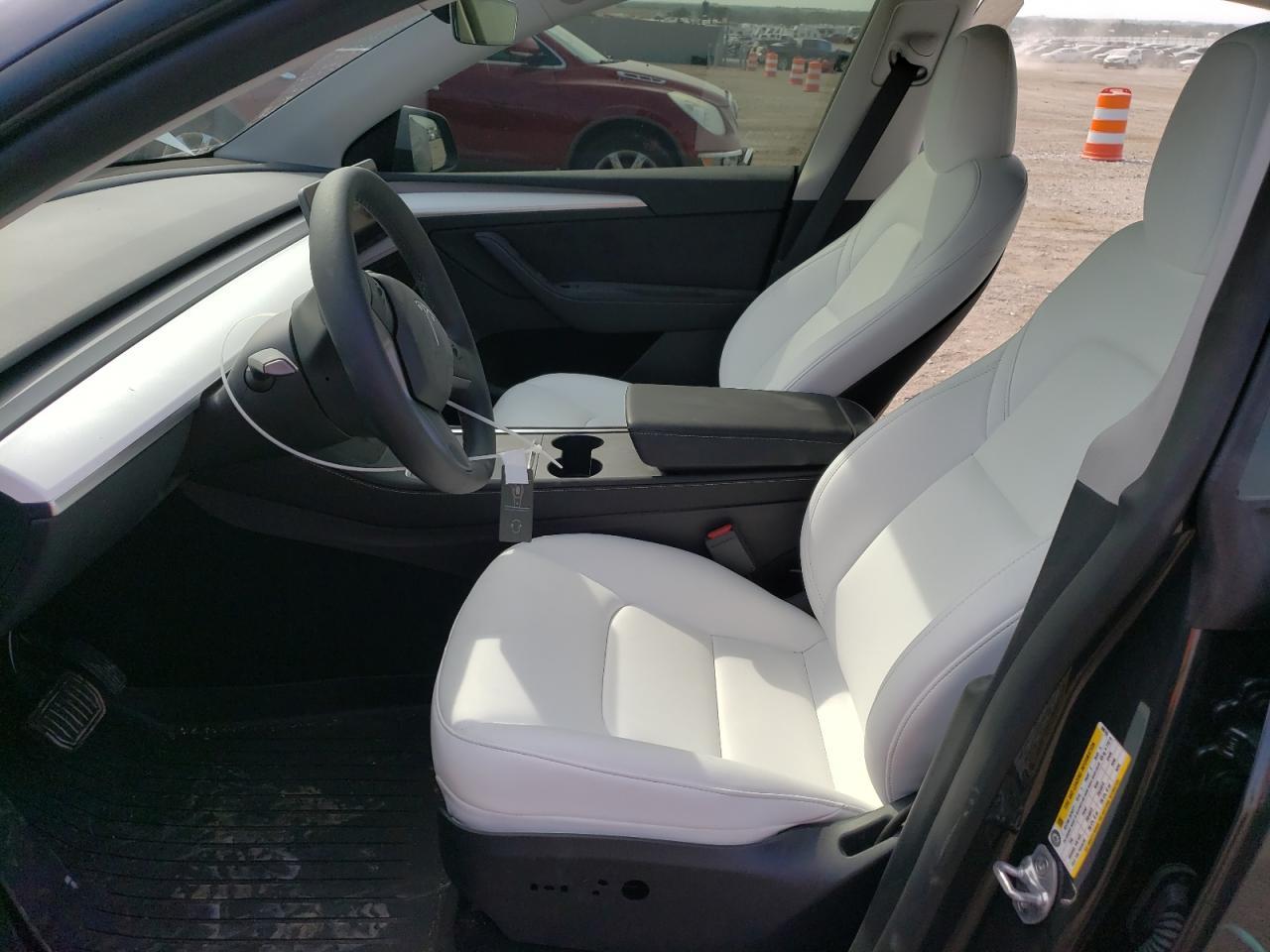 2024 Tesla Model Y - Image 7